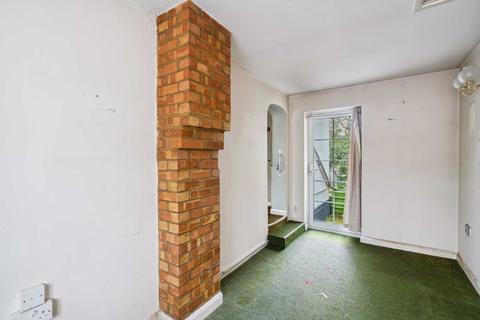 2 bedroom detached house for sale - Bushey Grove Road, Bushey