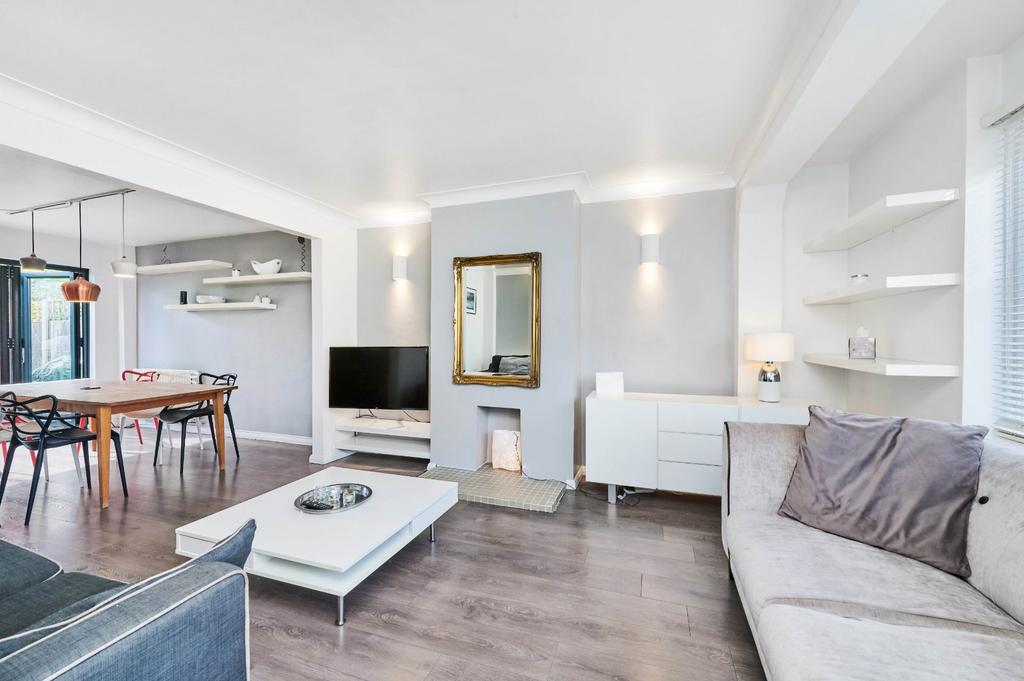 Manville Road, London, SW17 3 bed terraced house for sale £900,000