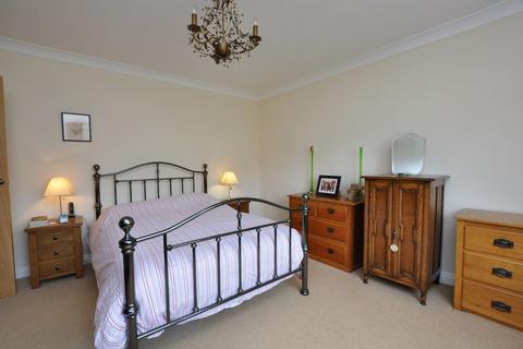 13 Kingston Garth, Fylingthorpe, Whitby, YO22 4UN