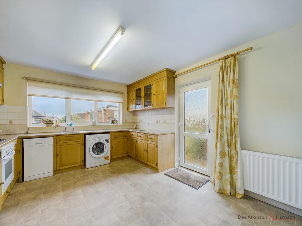 Kitchen/Dining Area