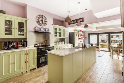 16 Albert Road, New Malden, KT3 6BS