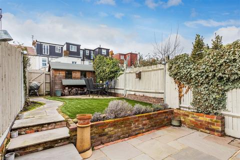 16 Albert Road, New Malden, KT3 6BS