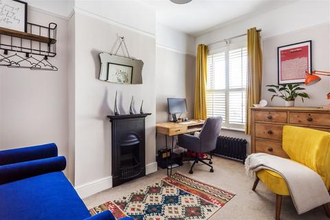 16 Albert Road, New Malden, KT3 6BS
