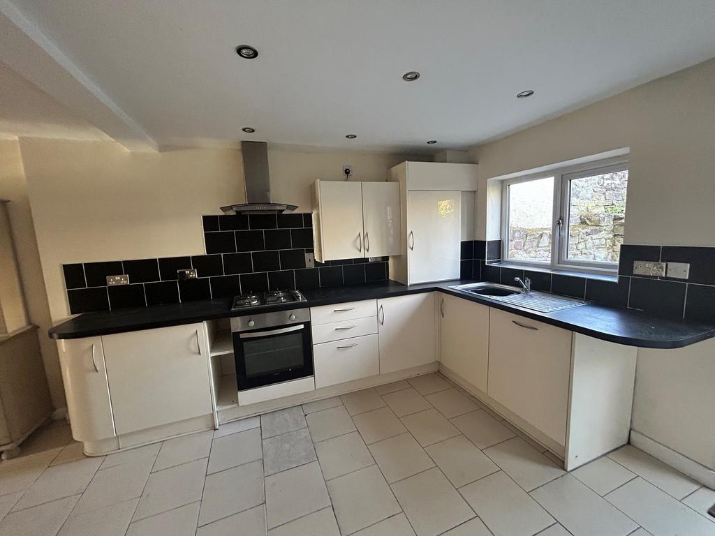 Llanbedr Road, Crickhowell, Powys. 3 bed terraced house £1,100 pcm (£254 pw)