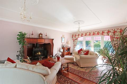 4 bedroom house for sale - London Road, Addington, Kent, ME19