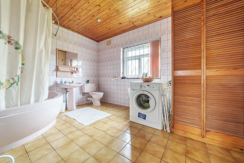 Ground Floor Bathroom