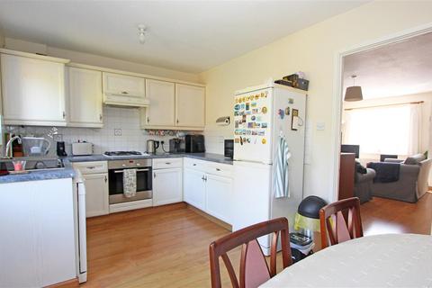 31 Hamond Close, South Croydon, CR2 6BZ