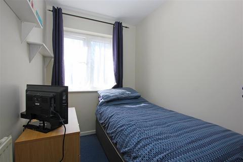 31 Hamond Close, South Croydon, CR2 6BZ