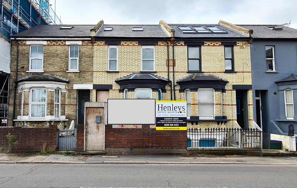 BRAND NEW Two Bedroom lower ground flat
