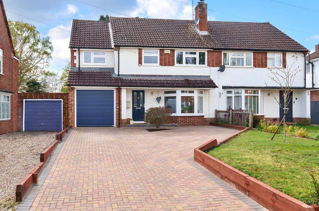 Haddon Drive, Woodley, RG5 4 bed semidetached house for sale £650,000