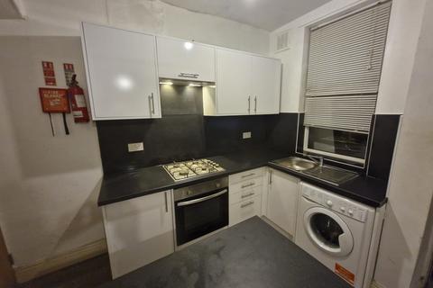 3 bedroom terraced house to rent, Leeds LS6