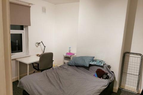 3 bedroom terraced house to rent, Leeds LS6