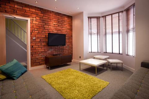 9 bedroom terraced house to rent, Leeds LS6