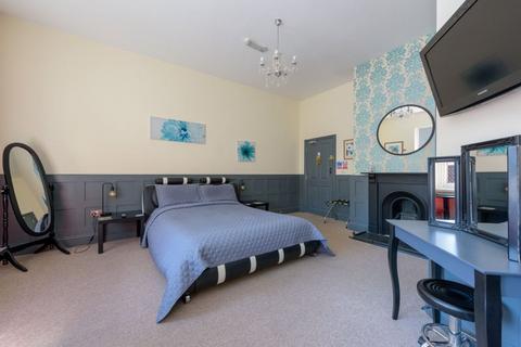 7 bedroom terraced house for sale, Silver Street, Bradford on Avon BA15