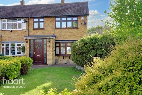 3 Briars Walk, Romford, RM3 0DH