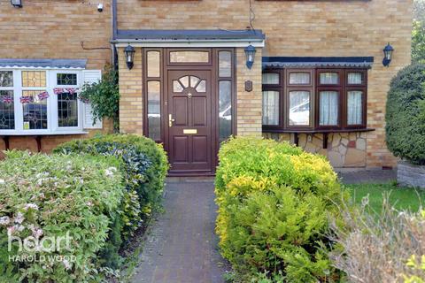 3 Briars Walk, Romford, RM3 0DH