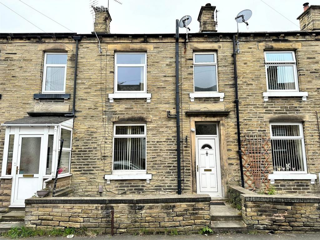 Alfred Street, Brighouse, Calderdale... 2 bed terraced house to rent