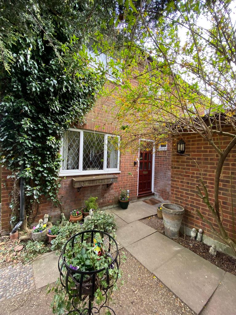 Campions Close, Borehamwood, WD6 3 bed end of terrace house for sale