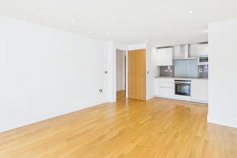 1 bedroom apartment to rent, Oakridge Place, 46 Oak End Way, Gerrards Cross, Buckinghamshire, SL9