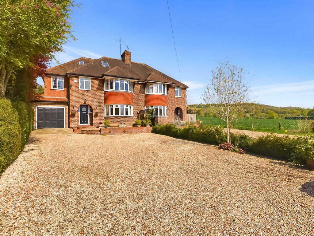 Road, Princes Risborough HP27 4 bed semidetached house for