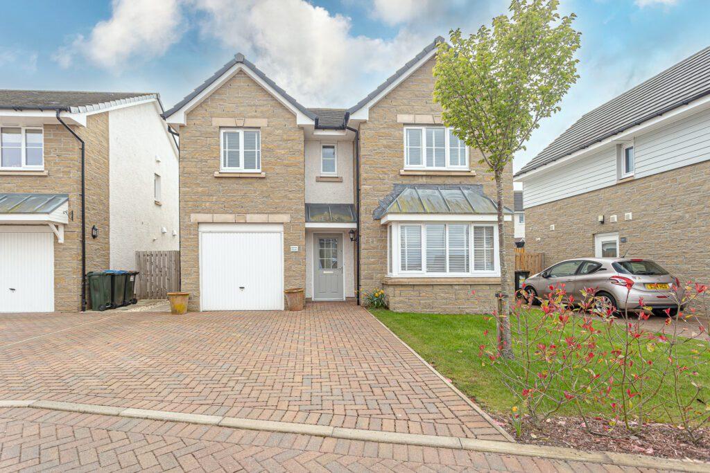 Eagle Avenue, Auchterarder, PH3 4 bed detached house for sale £355,000