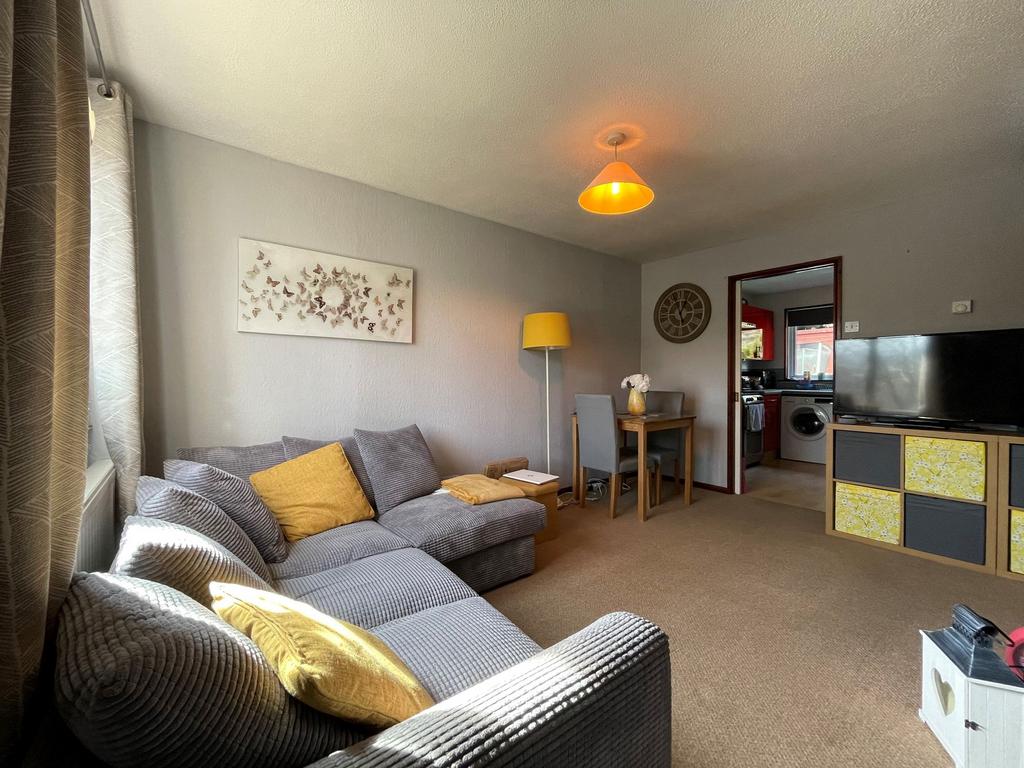 Hartwith Drive, Harrogate, HG3 2 bed semidetached house £850 pcm (£