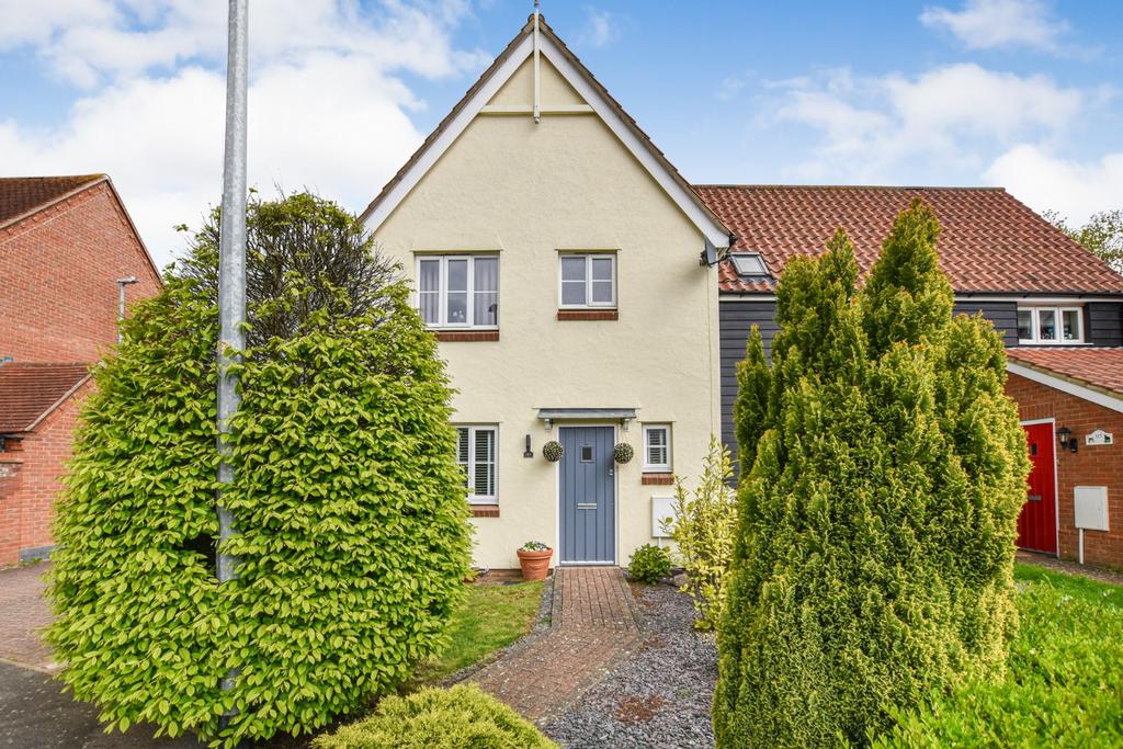 Mill Park Drive, Braintree, Essex, CM7 3 bed semidetached house £370,000