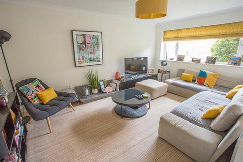 8 Halley Drive, Ascot, SL5 8TL