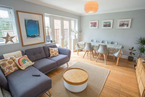 8 Halley Drive, Ascot, SL5 8TL