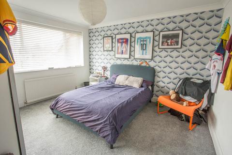 8 Halley Drive, Ascot, SL5 8TL