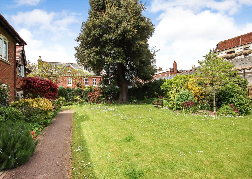Monmouth Court, Church Lane, Lymington, Hampshire, SO41 2 bed apartment