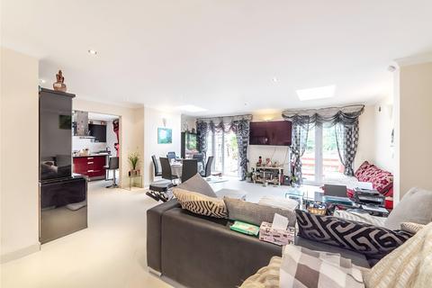 1 Tudor Close, London, NW9 8SU