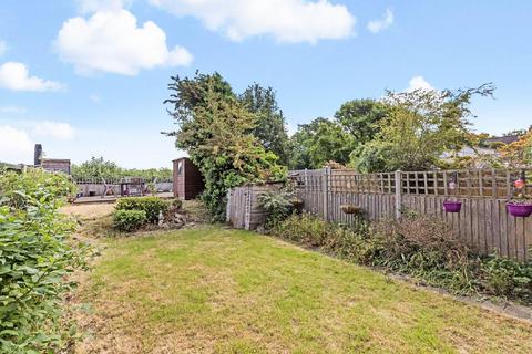24 Berrylands, London, SW20 9HD