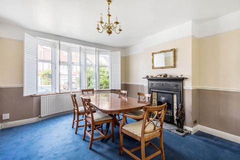 24 Berrylands, London, SW20 9HD