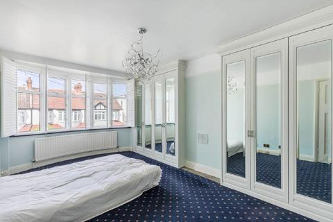 24 Berrylands, London, SW20 9HD