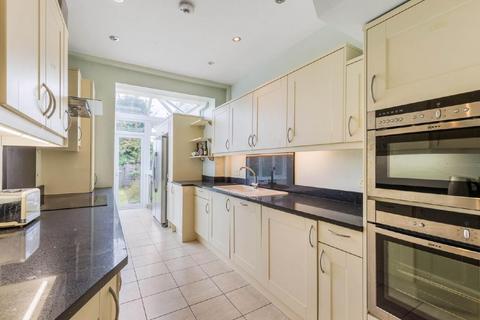 24 Berrylands, London, SW20 9HD