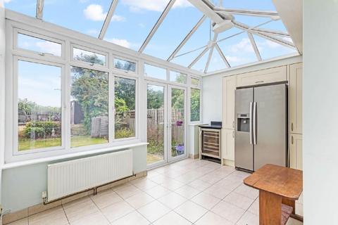 24 Berrylands, London, SW20 9HD