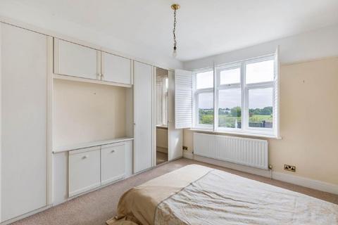24 Berrylands, London, SW20 9HD