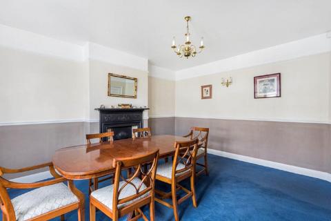 24 Berrylands, London, SW20 9HD