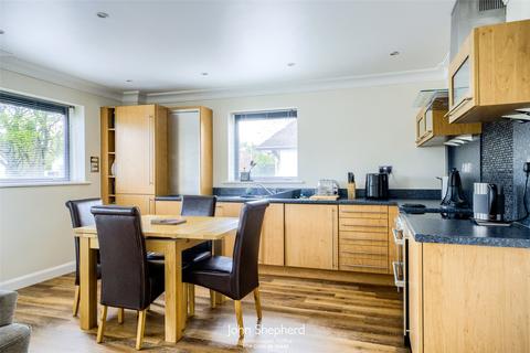 2 bedroom flat for sale, Penn Road, Wolverhampton, West Midlands, WV4