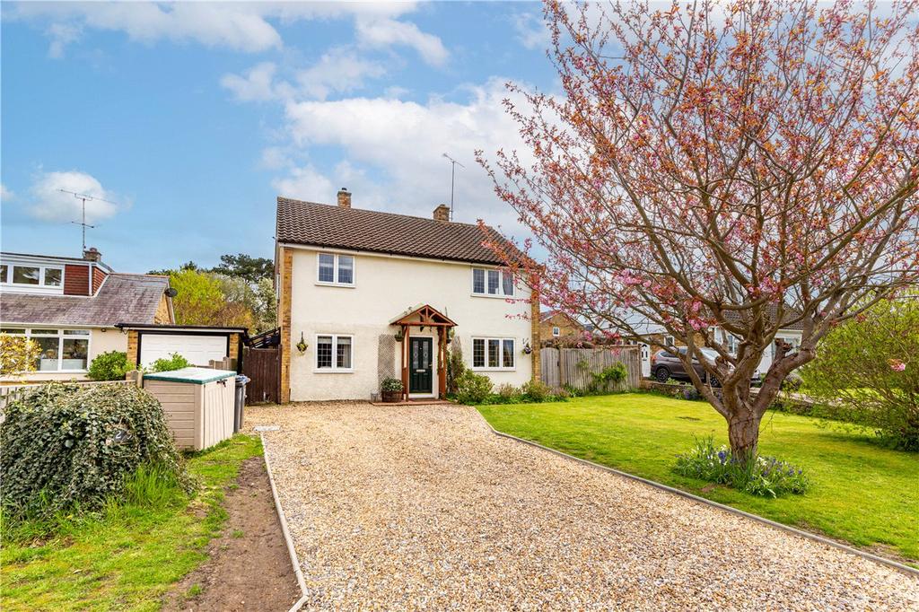 Roe Green Close, Hatfield, Hertfordshire 4 bed detached house for sale