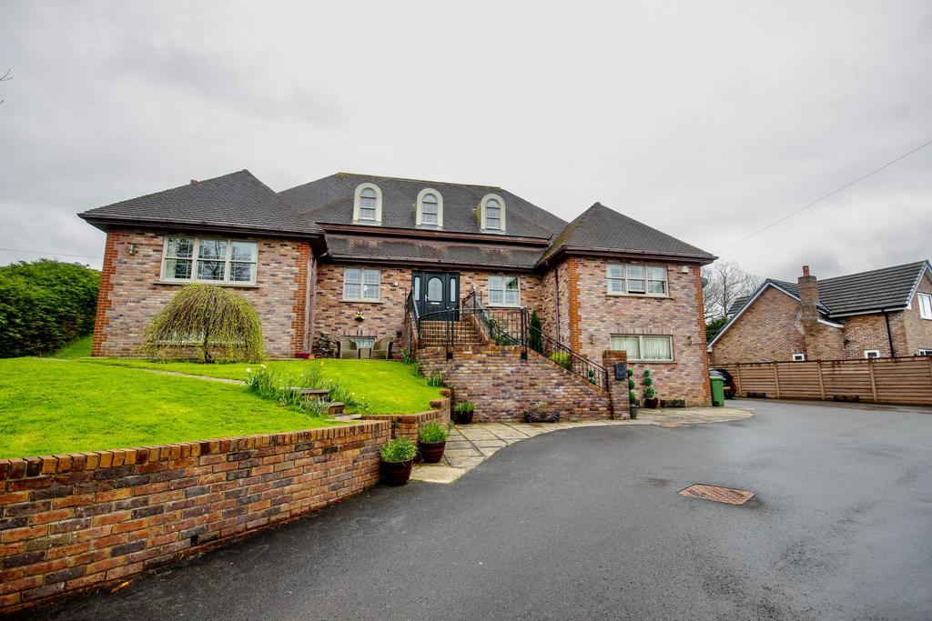 Saratoga, Tai'r Heol, Penpedairheol, Hengoed 4 bed detached house for