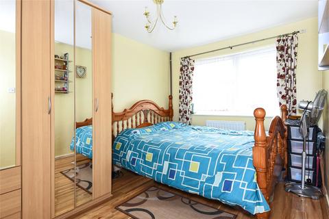 3 bedroom terraced house to rent, Arnett Avenue, Finchampstead, Wokingham, Berkshire, RG40