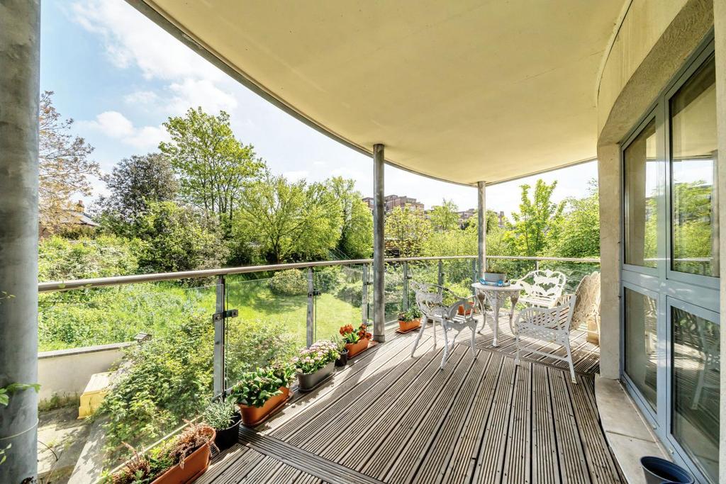 Dryburgh Road, Putney 2 bed flat for sale £625,000