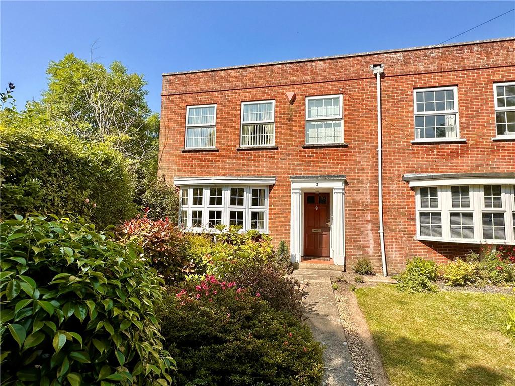 Paddock Gardens, Lymington, Hampshire, SO41 3 bed end of terrace house