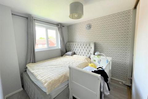 3 bedroom end of terrace house to rent, Woosehill,  Wokingham,  RG41