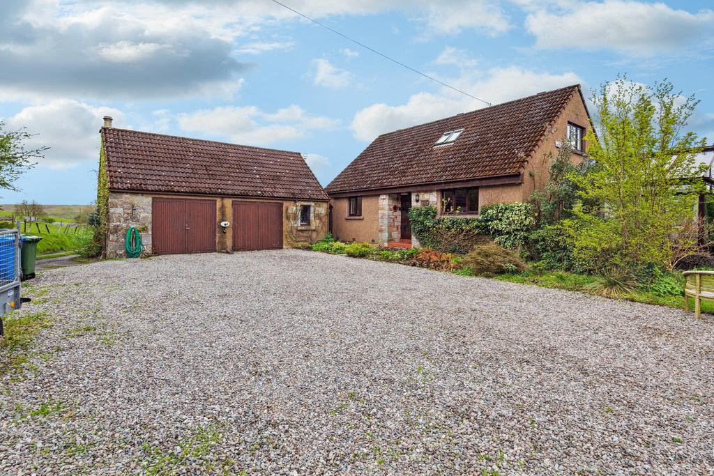 Forestmill, Alloa, Clackmannanshire... 4 bed detached house £306,000