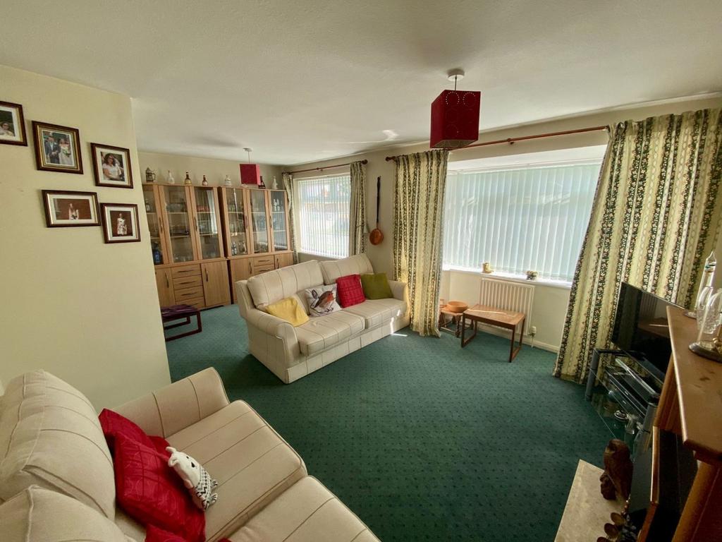 Lounge/dining room