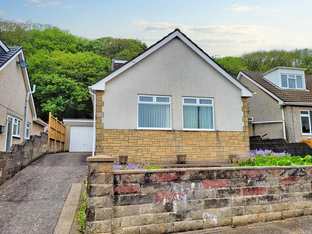 CHESTNUT DRIVE, NEWTON, PORTHCAWL, CF36 5AD 4 bed bungalow for sale £350,000