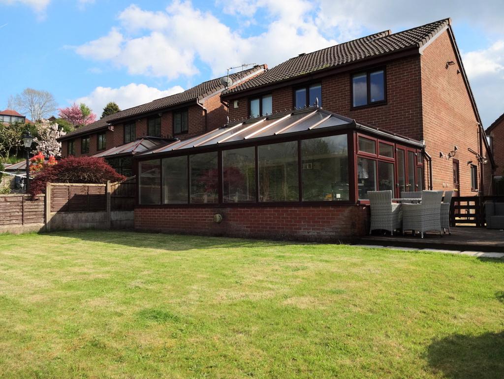 Green Park View, Oldham OL1 4 bed detached house £350,000